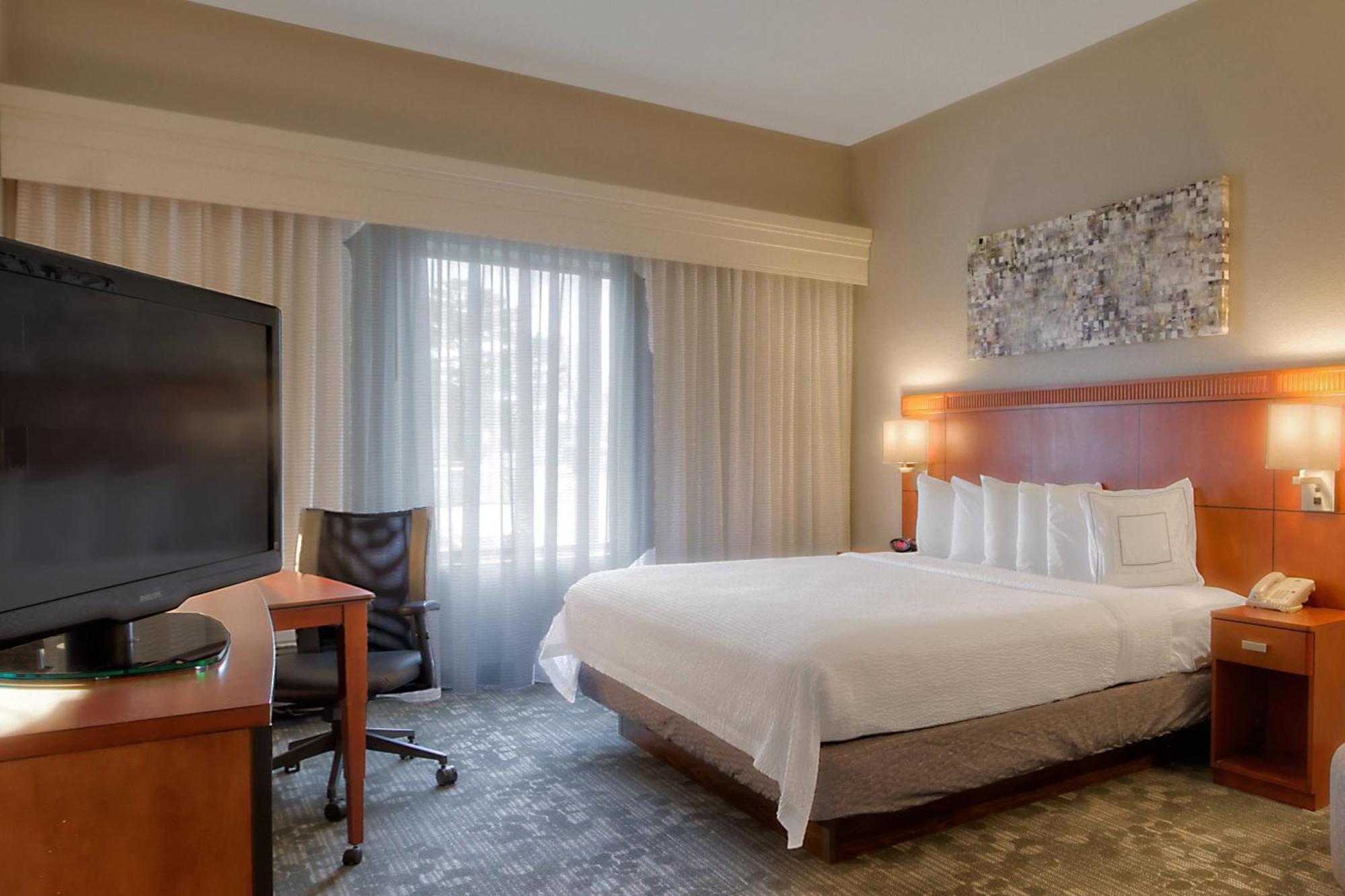Courtyard Memphis 3*