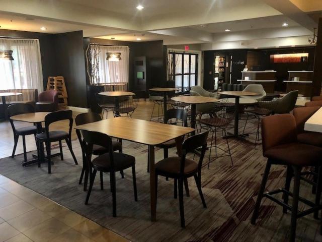 Hotel Courtyard Memphis 3*